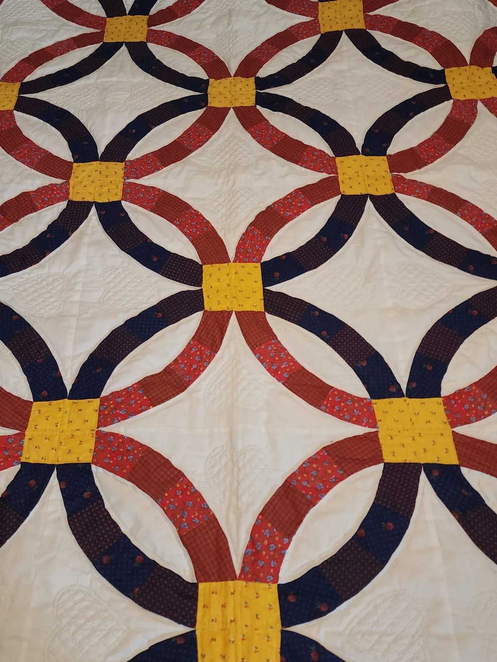 Classic Double Wedding Ring Quilt - White with Red, Navy & Yellow